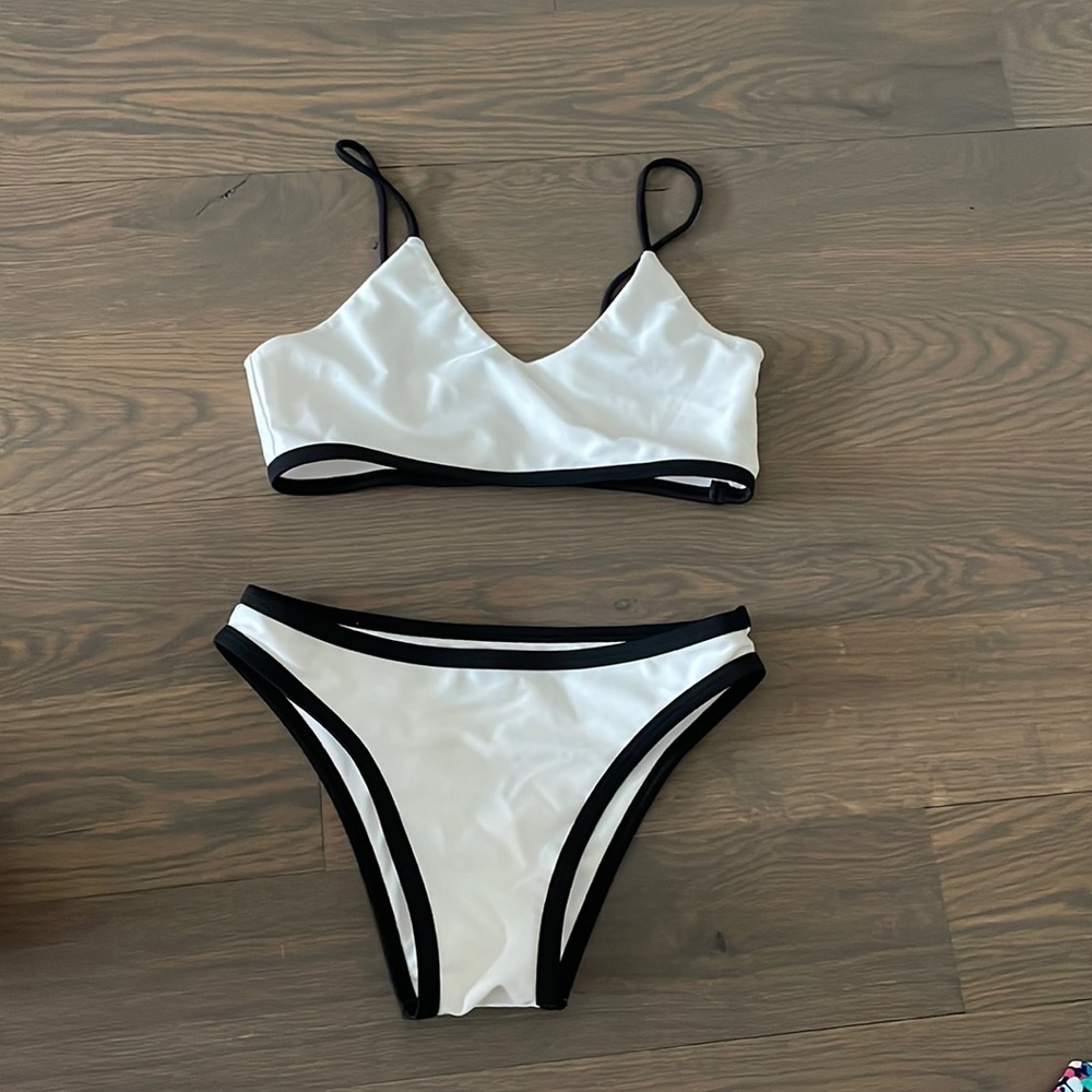 Ruki The Label | Sensi Two-Piece | White/Black